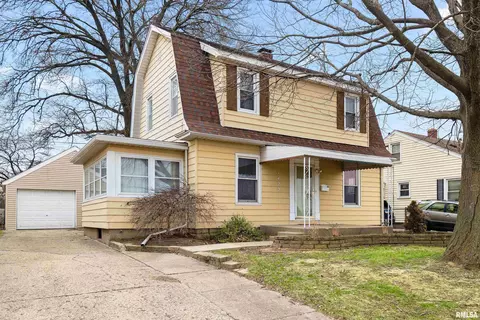 1422 W Forrest Hill Ave, Peoria, IL 61604