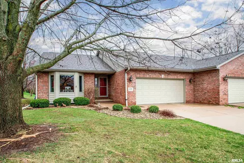 2506 W Benton Ct, Peoria, IL 61615