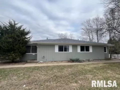 3116 3118 W Westport Rd, Peoria, IL 61615