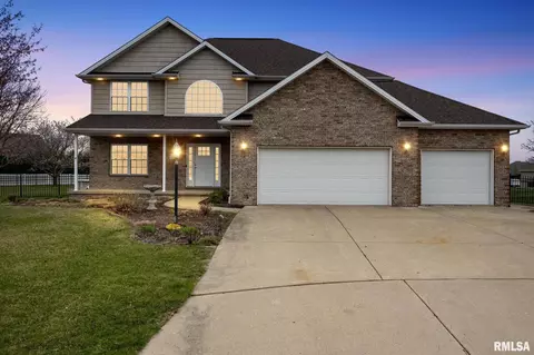 5 Stonecrest Ct, Groveland, IL 61535