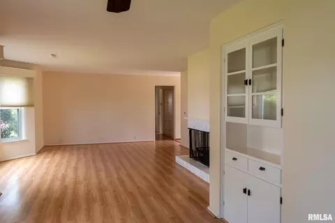1424 Westview Dr, Macomb, IL 61455 photo 5