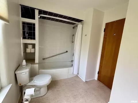 1424 Westview Dr, Macomb, IL 61455 photo 17
