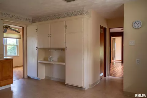 1424 Westview Dr, Macomb, IL 61455 photo 11
