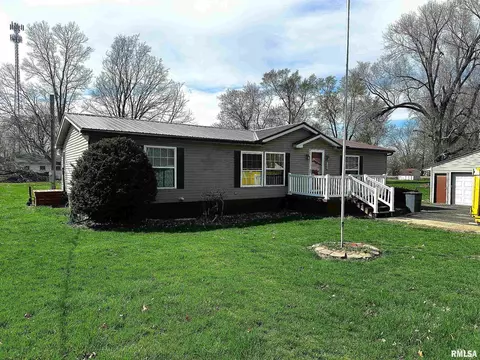 509 N 6th St, Cuba, IL 61427