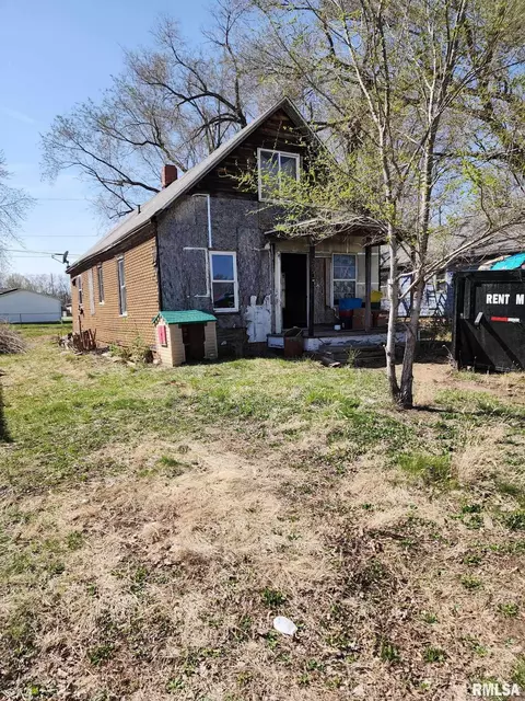 205 2nd St, South Pekin, IL 61564