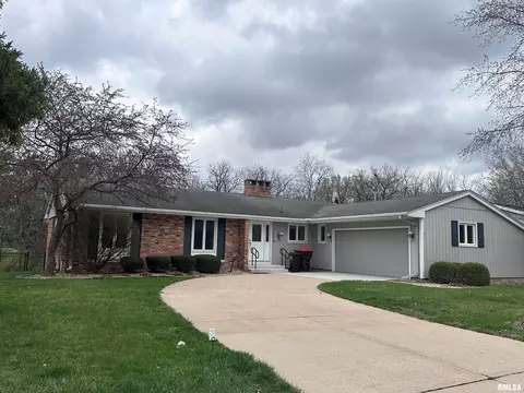 1006 W Greenfield Dr, Peoria, IL 61614
