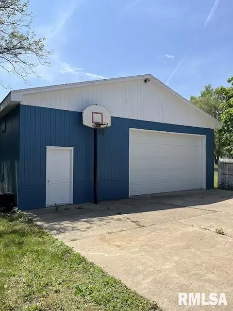1021 Elm St, Macomb, IL 61455 photo 18