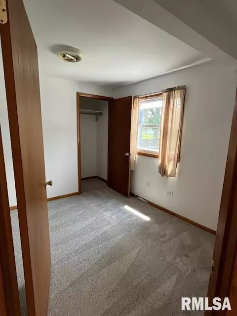 1021 Elm St, Macomb, IL 61455 photo 9