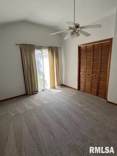 1021 Elm St, Macomb, IL 61455 photo 10