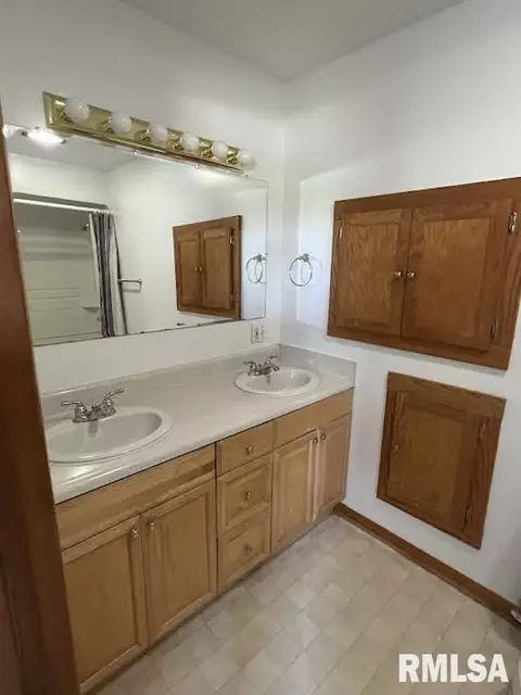 1021 Elm St, Macomb, IL 61455 photo 13