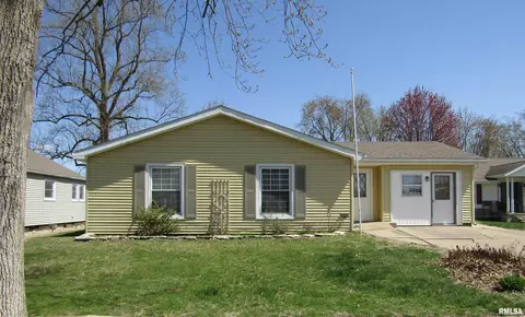 103 N Illinois St, Lewistown, IL 61542