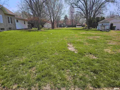 821 W Washington St, Macomb, IL 61455