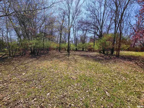 805 W Jefferson St, Macomb, IL 61455 photo 3