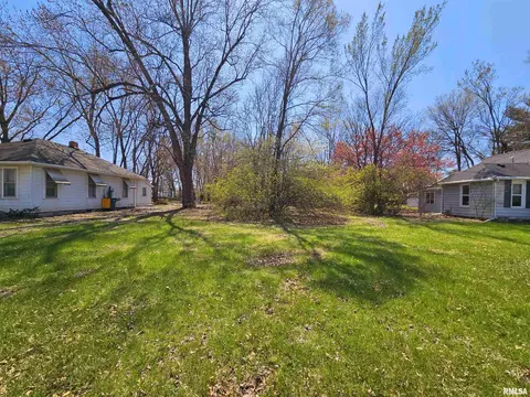 805 W Jefferson St, Macomb, IL 61455 photo 2