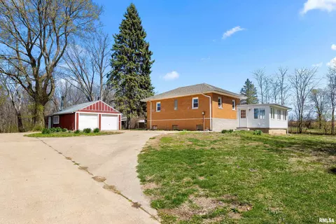 1305 Fischer Rd, Creve Coeur, IL 61610