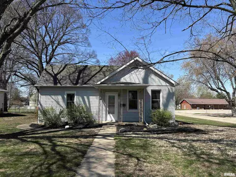 317 N High St, Lacon, IL 61540