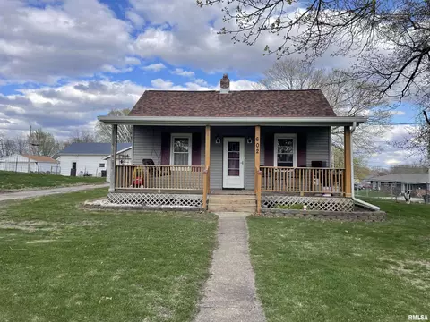 602 N Jefferson St, Roanoke, IL 61561