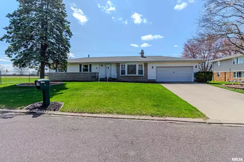 4 Coral Ridge Rd, Bartonville, IL 61607