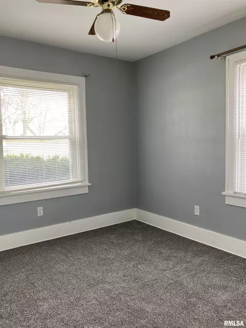 Bedroom - 809 S Johnson St, Macomb, IL 61455 photo 3 of 4