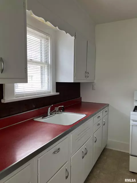 Kitchen - 809 S Johnson St, Macomb, IL 61455 photo 3 of 3