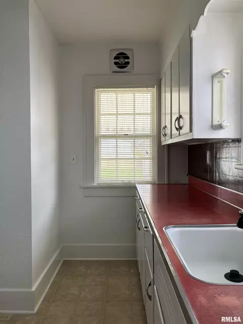 Kitchen - 809 S Johnson St, Macomb, IL 61455 photo 1 of 3