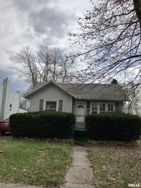 Exterior - 809 S Johnson St, Macomb, IL 61455 photo 1 of 2