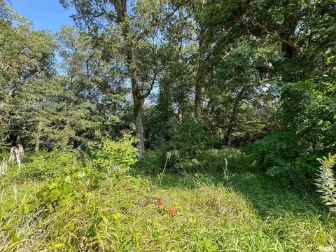 3105 Kacy Dr, Pekin, IL 61554