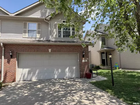 2319 W Kenfield Ct, Peoria, IL 61615