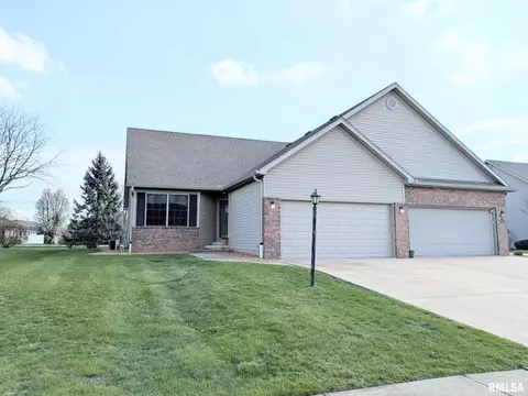 16 Elk Ct, Washington, IL 61571