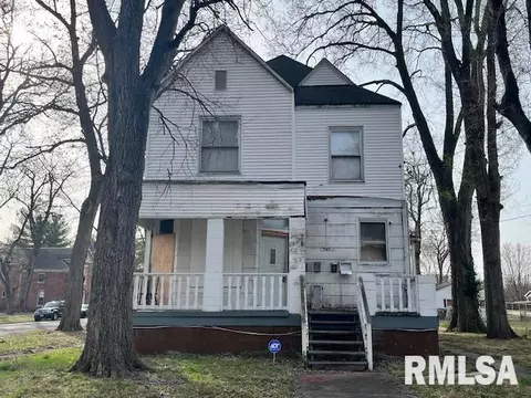 920 NE Glendale Ave, Peoria, IL 61603