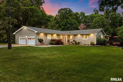 2263 Hollands Grove Rd, Washington, IL 61571