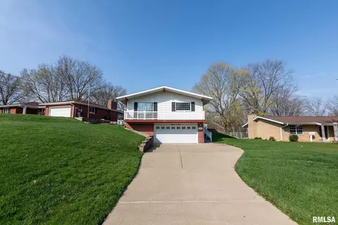 1509 Glendale Ave, Pekin, IL 61554