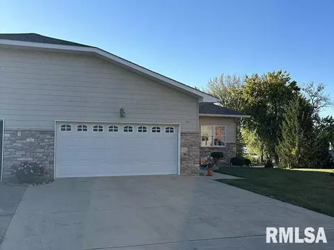 Exterior - 303 S Riverview Ct, Lacon, IL 61540 photo 3 of 5