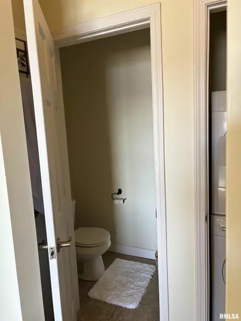 Bath - 303 S Riverview Ct, Lacon, IL 61540 photo 1 of 5