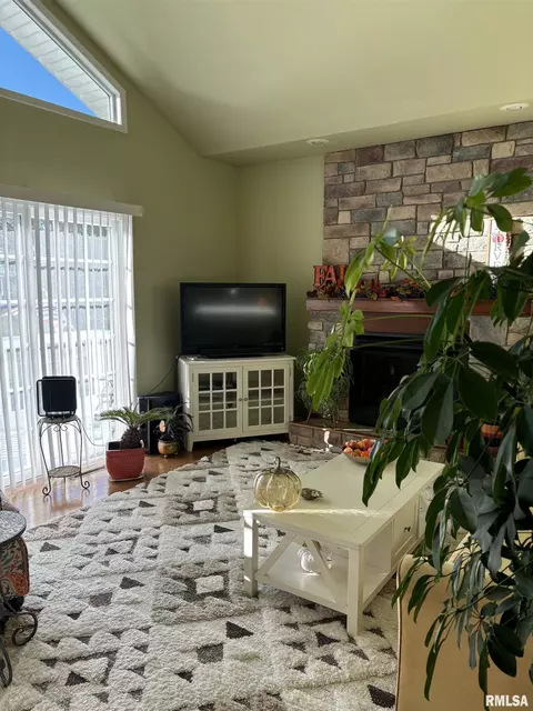Living - 303 S Riverview Ct, Lacon, IL 61540 photo 2 of 2