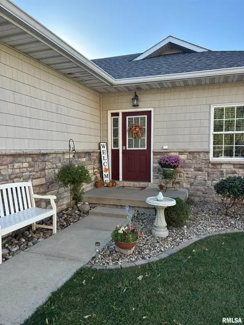 Exterior - 303 S Riverview Ct, Lacon, IL 61540 photo 4 of 5