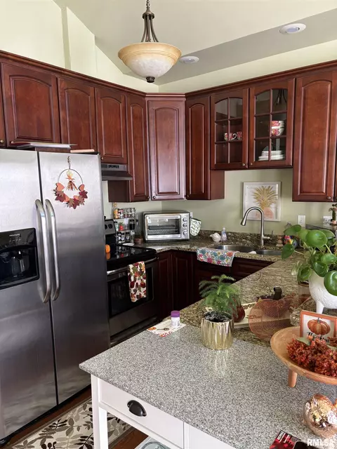 Kitchen - 303 S Riverview Ct, Lacon, IL 61540 photo 2 of 2