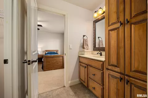 Bath - 6410 W Stonebrook Dr, Edwards, IL 61528 photo 4 of 5