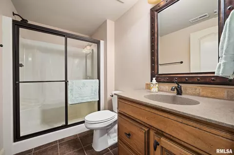 Bath - 6410 W Stonebrook Dr, Edwards, IL 61528 photo 5 of 5