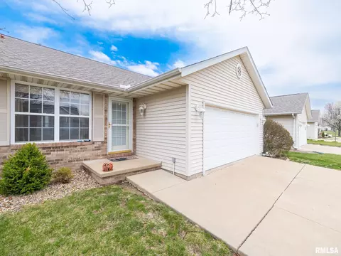 213 Marvin Ct, Germantown Hills, IL 61548