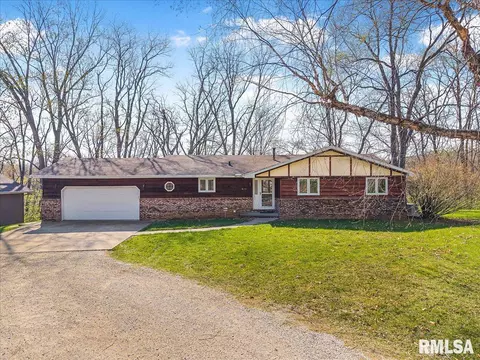 4016 W Middle Rd, Peoria, IL 61605