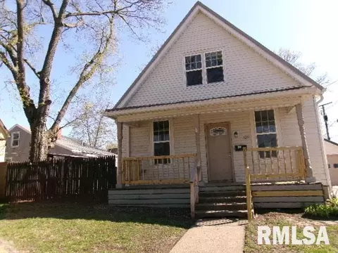 320 Walnut St, Pekin, IL 61554