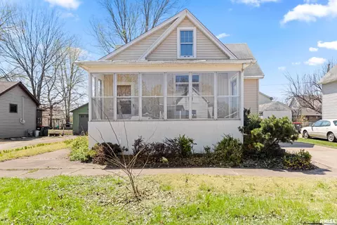 320 State St, Pekin, IL 61554
