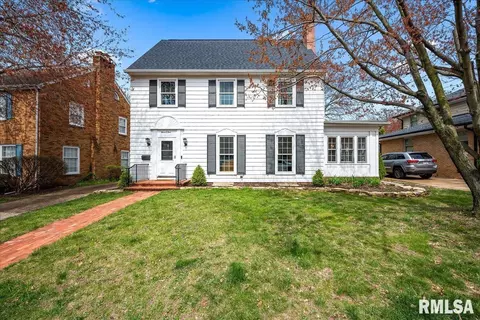 305 W Hollyridge Cir, Peoria, IL 61614