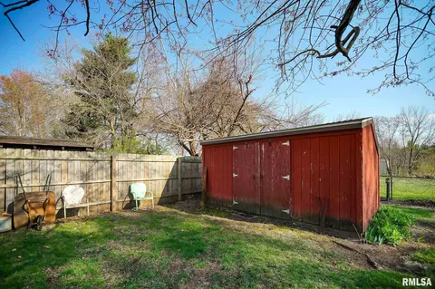 7449 Myrtle St, Manito, IL 61546 photo 38