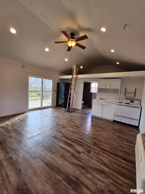 Other - 707 S Walnut St, Delavan, IL 61734 photo 3 of 6
