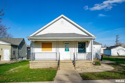 216 N Cedar St, Toluca, IL 61369