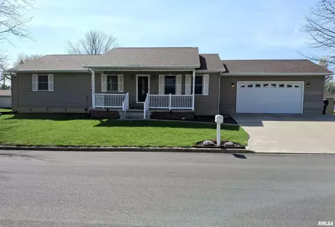 800 N 12th Ave, Canton, IL 61520