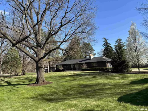 436 W Detweiller Dr, Peoria, IL 61615