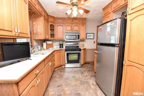 2265 Robin Rd, Washington, IL 61571 photo 10